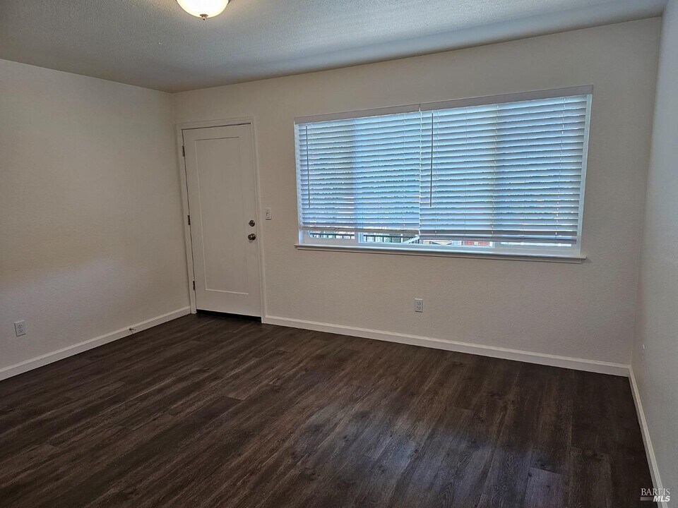 2060 Wilkins Ave in Napa, CA - Building Photo