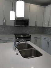 2610 NE 213th St in Miami, FL - Building Photo - Building Photo