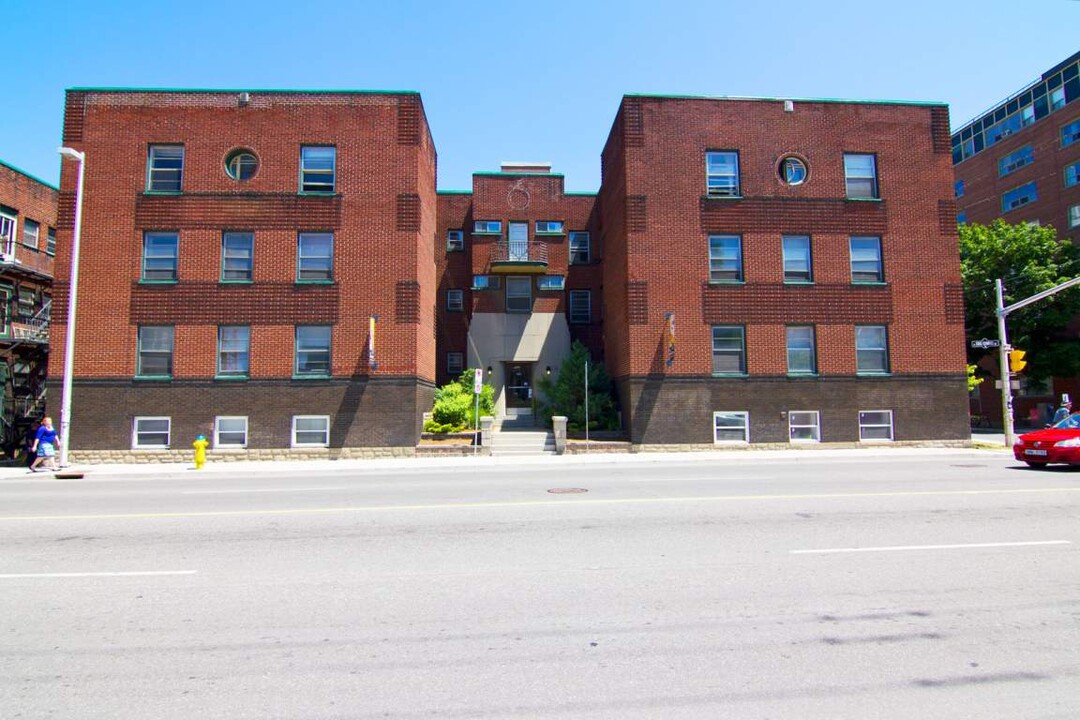 King Edward Avenue in Ottawa, ON - Foto de edificio