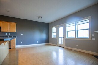 1411 NE 69th Ave in Portland, OR - Building Photo - Building Photo