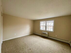 5 Grandview Dr in Farmington, CT - Building Photo - Building Photo
