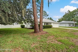 10855 Mandarin Station Dr E in Jacksonville, FL - Building Photo - Building Photo