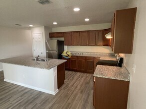 9224 Western Way in Jacksonville, FL - Building Photo - Building Photo