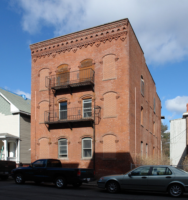 53 Elm St in Holyoke, MA - Foto de edificio - Building Photo