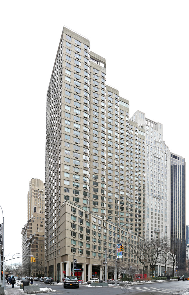 30 Lincoln Plaza in New York, NY - Building Photo - Building Photo