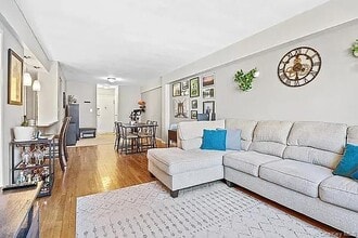800 Grand St in New York, NY - Building Photo - Building Photo