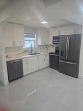 9373 Fontainebleau Blvd in Miami, FL - Building Photo - Building Photo