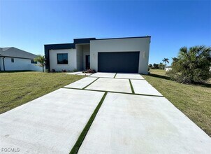 3544 NW 41st Pl in Cape Coral, FL - Building Photo - Building Photo