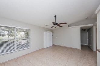 15431 Margaux Dr in Clermont, FL - Foto de edificio - Building Photo