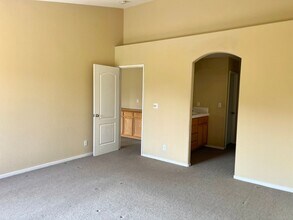 633 Langley Ct in Los Banos, CA - Building Photo - Building Photo