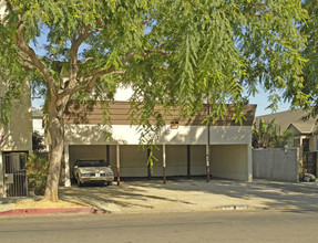 1210-1212 N Formosa Ave in Los Angeles, CA - Building Photo - Building Photo