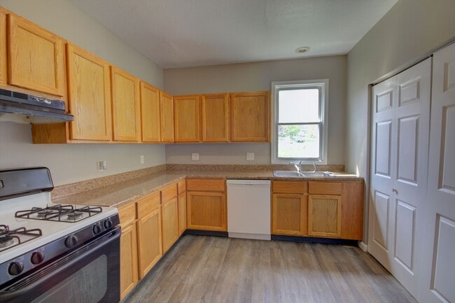 2944-2946 5th Ave in Rock Island, IL - Building Photo - Building Photo