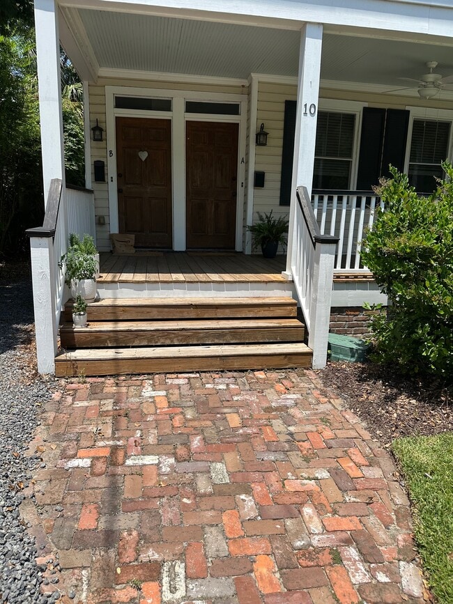 10 Dunnemann Ave in Charleston, SC - Building Photo - Building Photo