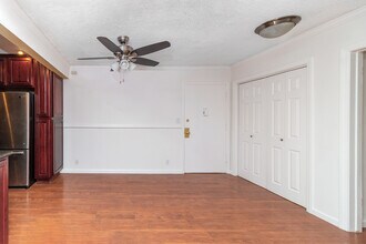 6199 Canterbury Dr in Culver City, CA - Building Photo - Building Photo