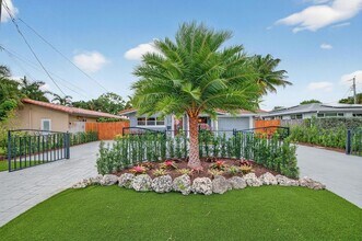 2407 NE 17th Terrace in Wilton Manors, FL - Foto de edificio - Building Photo