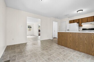 121 Gregory Dr in Cary, NC - Building Photo - Building Photo