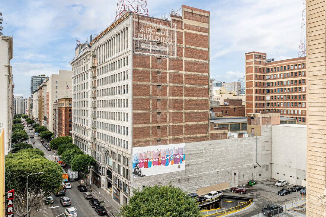 Spring Arcade Building in Los Angeles, CA - Foto de edificio