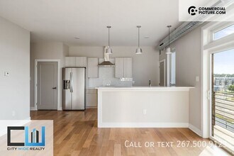 3202 Capri Dr in Philadelphia, PA - Building Photo - Building Photo