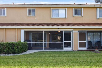 6125 Eaton St in Royal Palm Beach, FL - Building Photo - Building Photo