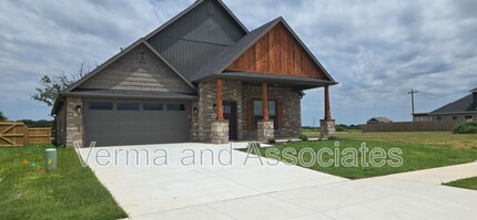 1000 Trestle Ln in Centerton, AR - Building Photo - Building Photo