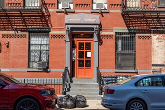 435 W 54th St in New York, NY - Building Photo - Building Photo