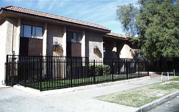 Garden Apartments in Panorama City, CA - Building Photo - Building Photo