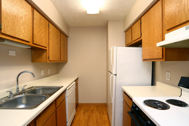 Hidden Bluffs Apartments in Council Bluffs, IA - Building Photo - Interior Photo