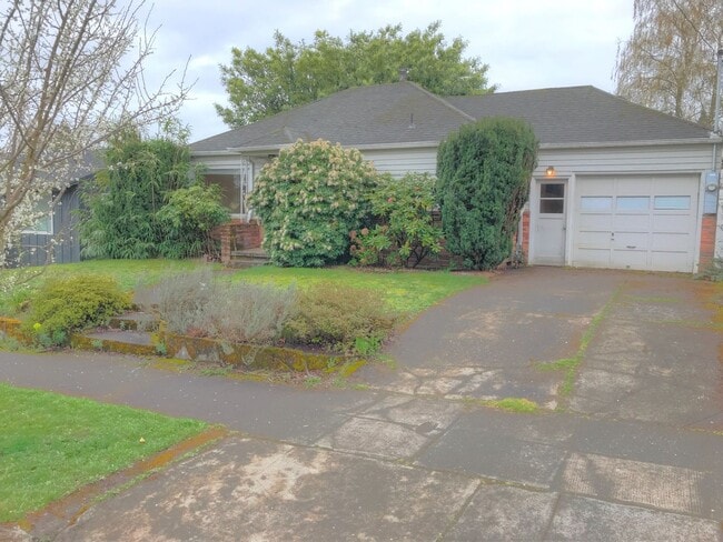 7726 SE Hawthorne Blvd in Portland, OR - Building Photo - Building Photo
