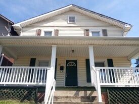 1142 Jamison Ave SE, Unit B