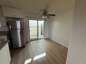 113 S Irena Ave, Unit 11 in Redondo Beach, CA - Foto de edificio - Building Photo