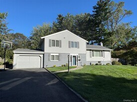 11 Country Ridge Dr in Rye Brook, NY - Building Photo