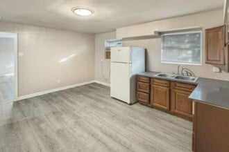 5335 Burgundy St in New Orleans, LA - Foto de edificio - Building Photo