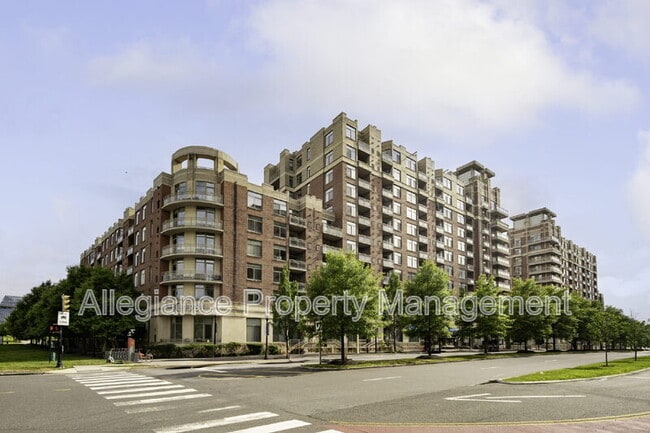 property at 3600 S Glebe Rd