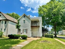 100 1/2 N State St in Springfield, IL - Building Photo