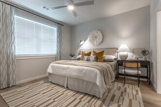 Broadstone Garden Oaks in Houston, TX - Foto de edificio - Interior Photo