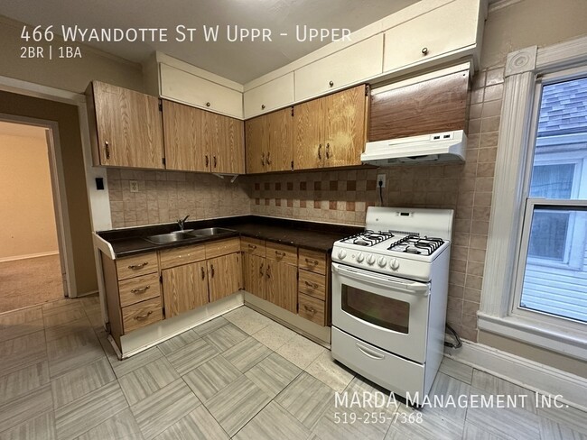 466 Wyandotte St W in Windsor, ON - Building Photo - Building Photo