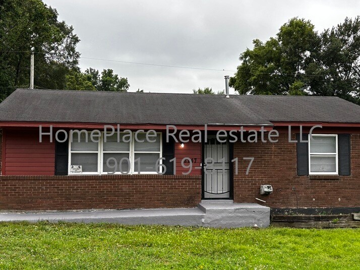 2247 Pamela Dr in Memphis, TN - Foto de edificio