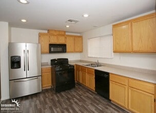 8740 Palomino Ranch St in Las Vegas, NV - Building Photo - Building Photo
