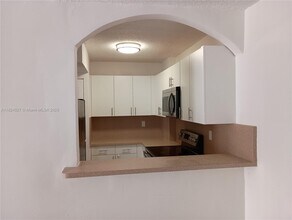 8145 NW 7th St in Miami, FL - Building Photo - Building Photo