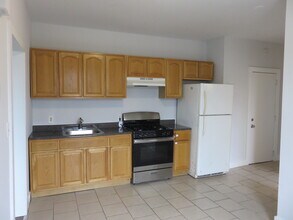 215 Rosette St in New Haven, CT - Foto de edificio - Building Photo