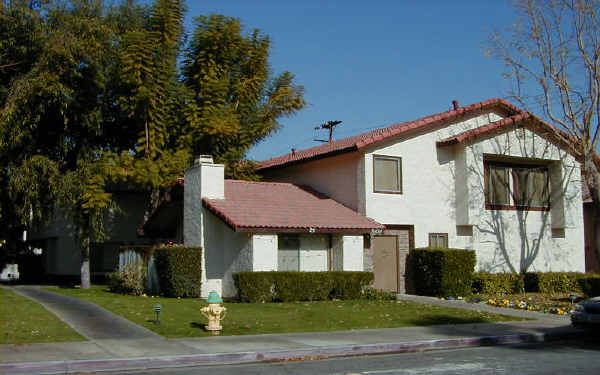 74624 Driftwood Dr in Palm Desert, CA - Building Photo