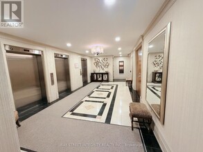 8 Rean Dr in Toronto, ON - Building Photo - Building Photo