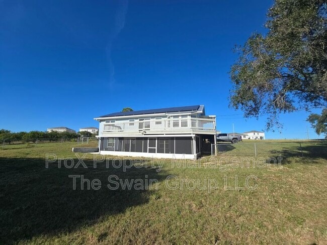 705 Lake Ada Blvd in Dundee, FL - Foto de edificio - Building Photo