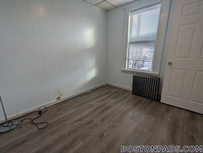 63 Whitman St in Malden, MA - Building Photo - Building Photo