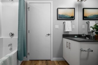 945 Victoria St W in Kamloops, BC - Building Photo - Building Photo
