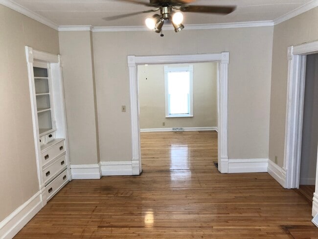 24 W 12th Ave, Unit 24 12th in Oshkosh, WI - Building Photo - Building Photo