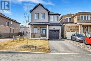 1013 Parabolica Wy in Ottawa, ON - Building Photo