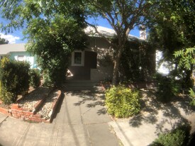 1015 Beamer St in Woodland, CA - Building Photo