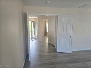 10756 New Boro Ave in Las Vegas, NV - Building Photo - Building Photo