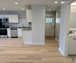 156 S Main St in Suffield, CT - Building Photo - Building Photo